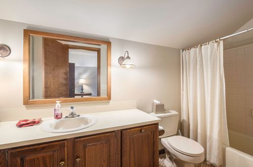 4177 Indian Spg Dr, Wyoming MI exterior