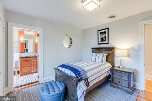 2101 Delancey St, Philadelphia PA 19103-6408 exterior