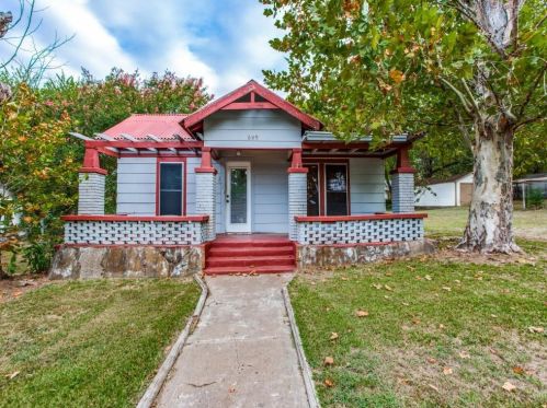 609 Monterey St, Denison TX  75021-6461 exterior