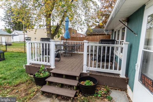 350 Maple Ave, Hanover PA  17331-5124 exterior