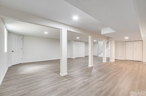 53 Fairmount Ave, Edison NJ  08820-2032 exterior