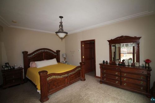 5829 Seville Rd, Duluth MN 55811-9612 exterior