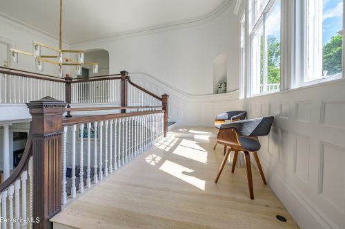 2 Kemble St, Lenox MA 01240-2816 exterior