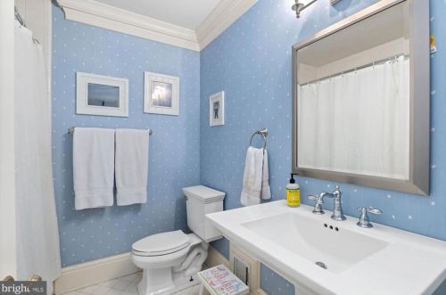 4654 Upton St, Washington DC 20016-2370 exterior