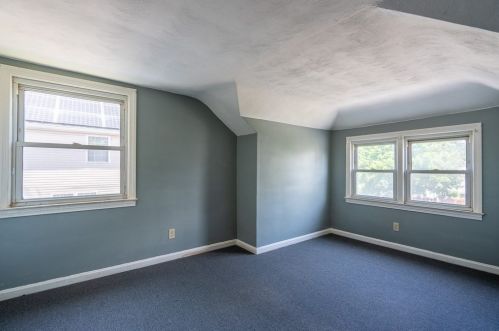 25 Chestnut St, West Springfield MA 01089-2804 exterior