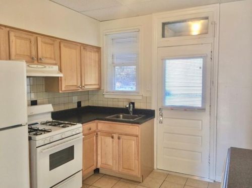 1322 Fallowfield Ave, Pittsburgh PA  15216-3759 exterior