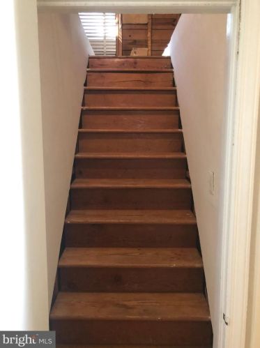 202 England Ter, Rockville MD 20850-1630 exterior