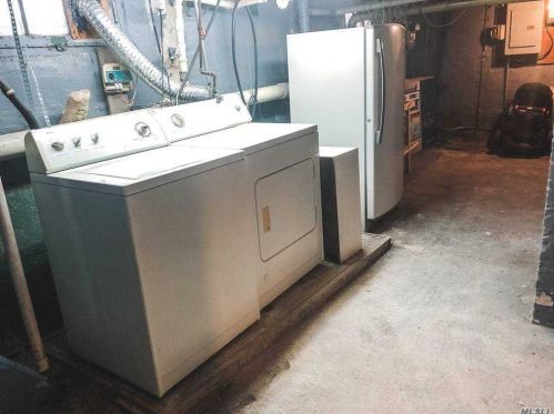 6 Vondran St, Huntington Station NY exterior