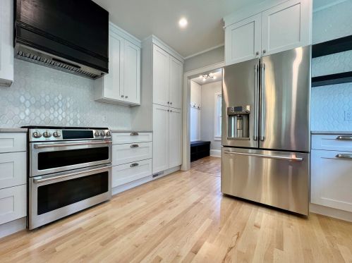 4532 Newhall St, Milwaukee WI 53211-1527 exterior