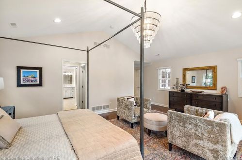 1174 Lakeside Dr, Bham MI 48009-1381 exterior