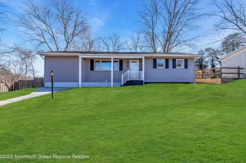 2 Birch Dr, Jackson Twp, NJ 08527-1303