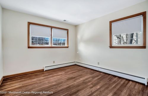 130 Floyd St, Edison NJ 08820-2101 exterior