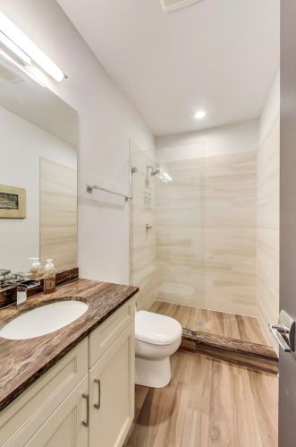 3831 Ravenswood Ave, Chicago IL 60613-2419 exterior