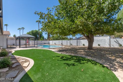 10838 38 St, Phoenix AZ 85018-5830 exterior