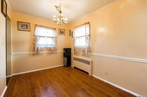 189 Broadway, Valley Stream NY 11580-4810 exterior