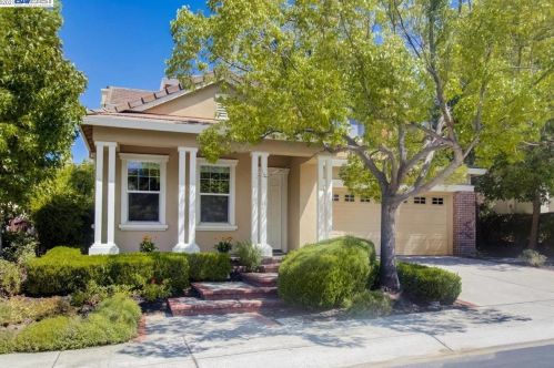 1274 Montecito Dr, Concord, CA 94521-5510