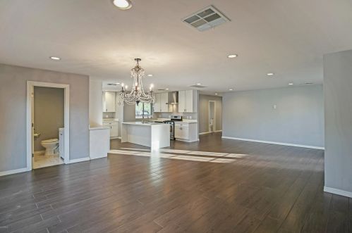 2928 18 Ave, Phoenix AZ 85015-5247 exterior