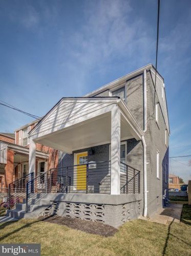 702 Faraday Pl, Washington, DC 20017-2357