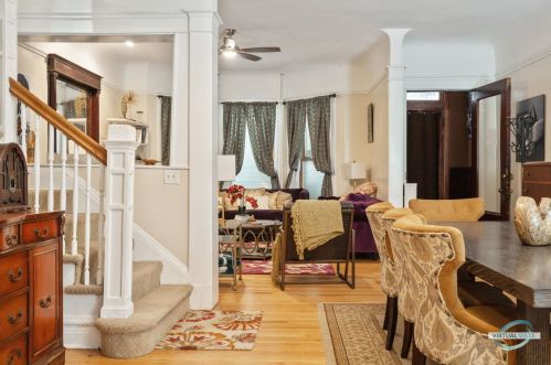 1529 Marquette Rd, Chicago IL 60637-4318 exterior