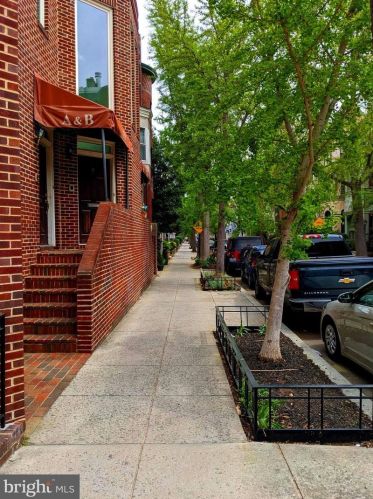 1741 Corcoran St, Washington DC  20009-7217 exterior