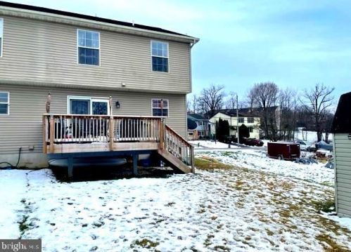 70 Bowman Rd, Hanover PA 17331-4200 exterior