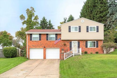 107 Dover Dr, Moon Twp, PA 15108-1006