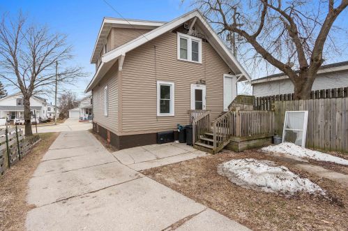 930 21 St, Manitowoc WI 54220-2554 exterior