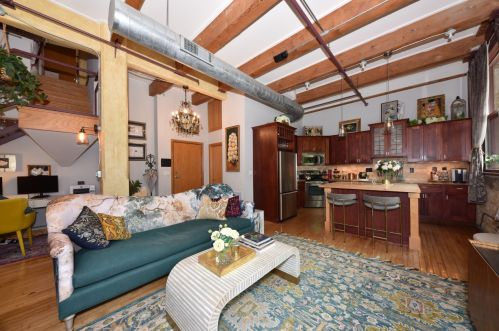 215 Maple St, Milwaukee WI 53204-4047 exterior