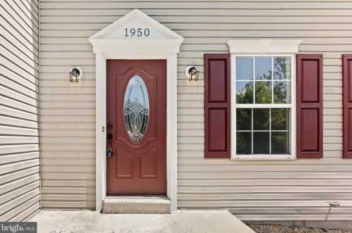 1950 Deer Ridge Dr, Pottstown, PA 19464-2152