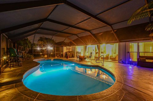 742 Whitmore Dr, Fort Pierce FL 34984-4573 exterior