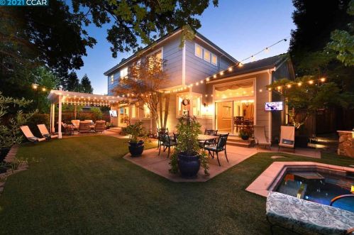 813 Vineyard Ct, Concord, CA 94523-2189