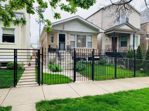 2821 Mozart St, Chicago, IL 60618-7714