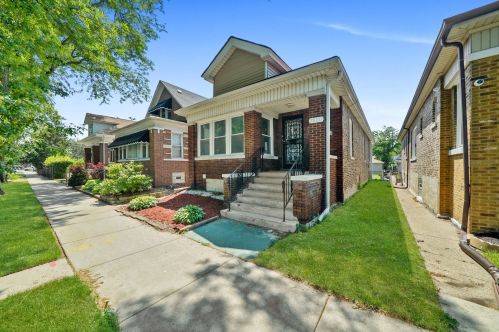 7820 King Dr, Chicago, IL 60619-2806