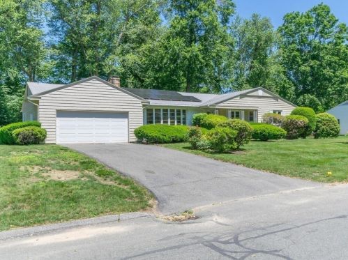 80 Morningside Dr, Springfield, MA 01106-2314