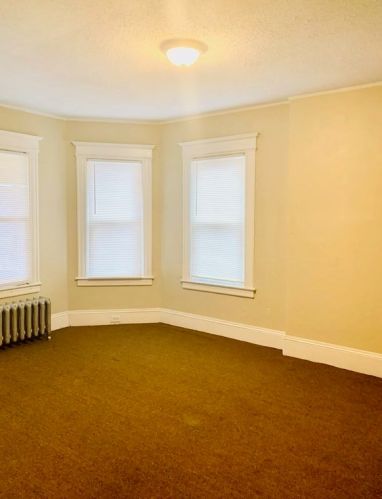 432 Sumner Ave, Springfield MA  01108-2305 exterior