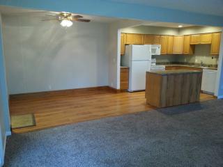 2107 Glouchester Dr, Cleveland OH  44124-4027 exterior