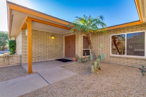 9053 28th St, Phoenix AZ  85028-4702 exterior