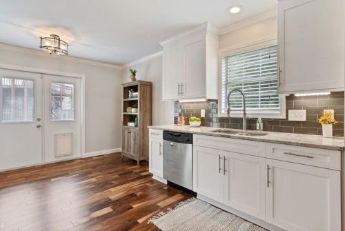 1422 Brookside Manor Ct, Tucker GA  30084-7828 exterior