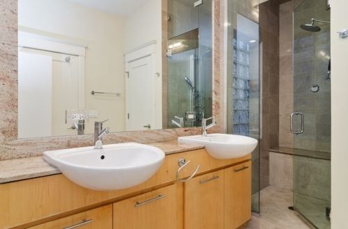 2749 Kenmore Ave, Chicago IL 60657-4315 exterior