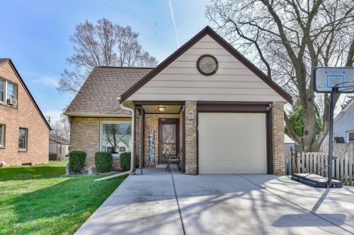 4082 Glenway St, Milwaukee, WI 53222-1115