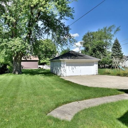 124 Kenmore Ave, Elmhurst IL 60126-3516 exterior