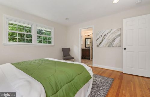 6527 Divine St, Mc Lean VA 22101-4623 exterior