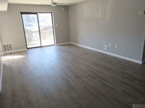 1601 Raspberry Ct, Edison NJ  08817-2767 exterior