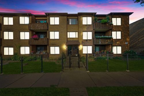 5130 Albany Ave, Chicago IL 60625-6813 exterior
