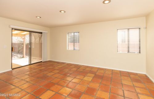 6125 Reliance Dr, Tucson AZ  85704-5326 exterior