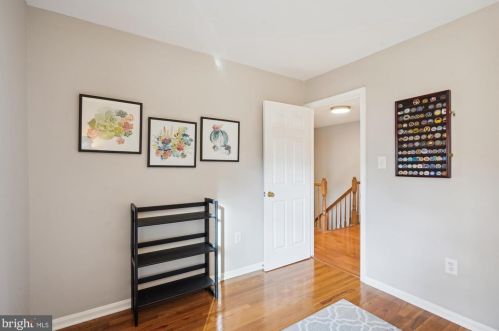 6607 Kelsey Pt Cir, Alexandria VA 22315-5528 exterior