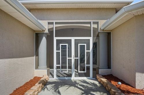 780 Jordan Ter, Fort Pierce FL  34983-1272 exterior