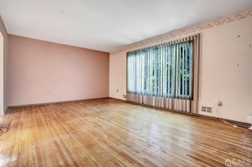 24 Phelps Ave, New Brunswick NJ 08901-3700 exterior