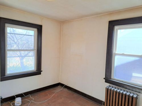 1305 Braddock Ave, Pittsburgh PA 15218-1638 exterior