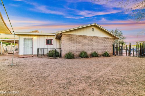 7421 Calle Medina, Tucson AZ  85757-8505 exterior